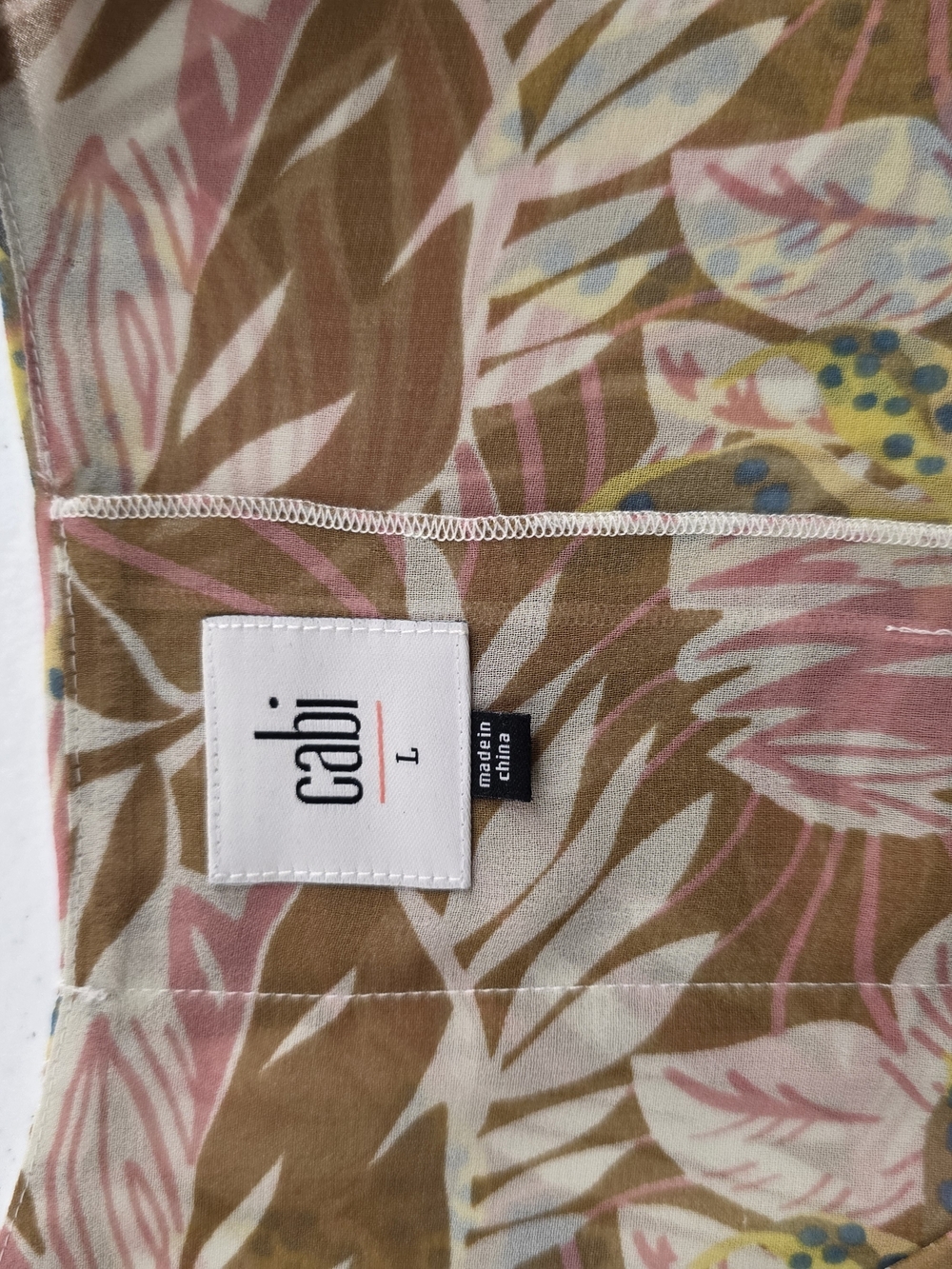 CAbi Floral Sleeveless Blouse  Lightweight & Flowy Cap-Sleeve Size L - Picture 11 of 12